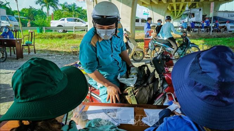 Những tấm gương tuổi cao vẫn xông pha phòng chống dịch ở Cần Thơ (21/9/2021)