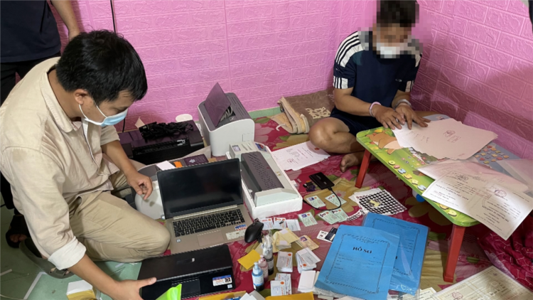 Quảng Nam: Phát hiện đường dây làm giả giấy tờ, tài liệu với quy mô lớn (5/9/2021)