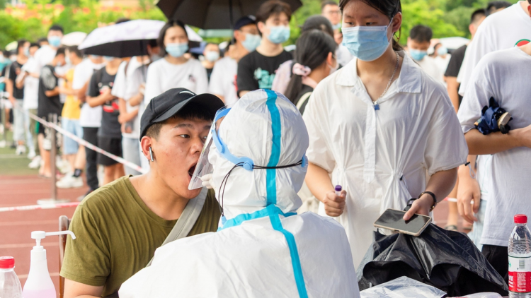 Trung Quốc lại bùng phát dịch Covid-19 do biến thể Delta (12/09/2021)