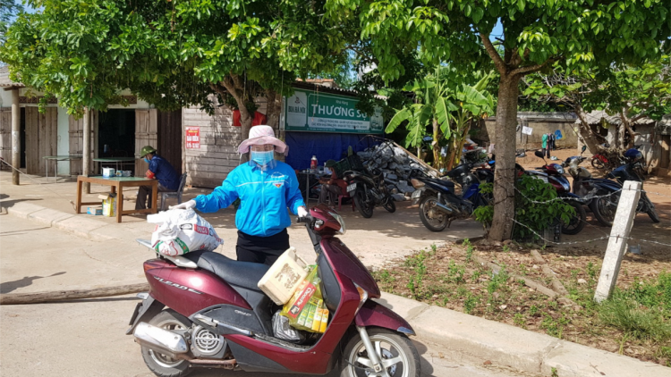 Quảng Bình: Đội “shipper xanh” đi chợ giúp người dân vùng phong tỏa (08/09/2021)