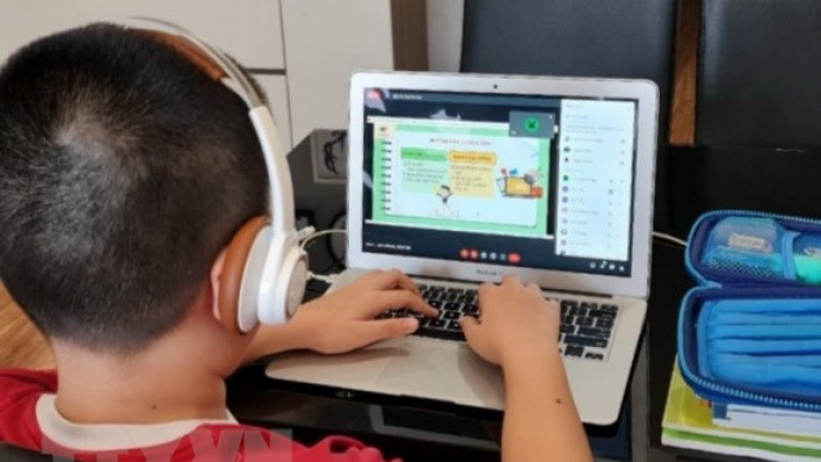 Bình Dương hỗ trợ thiết bị học trực tuyến - Không để các em bị bỏ lại phía sau (17/9/2021)