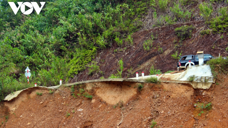 Miền Trung nơm nớp nỗi lo sạt lở trong mùa mưa, bão (11/09/2021)