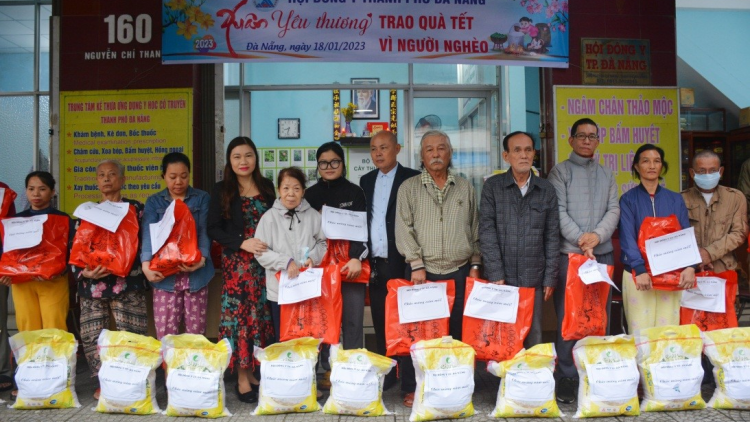 29 Tết: 18 tỷ đồng chăm lo cho người nghèo trong dịp Tết Nguyên đán Quý Mão (20/1/2023)