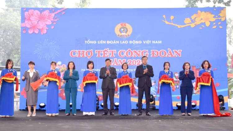 Sẻ chia khó khăn với lao động nghèo thủ đô (09/01/2023)