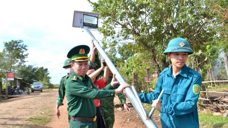 Hoạt động ý nghĩa giúp “thắp sáng vùng biên” của Bộ đội biên phòng tỉnh Đắk Lắk (02/1/2023)