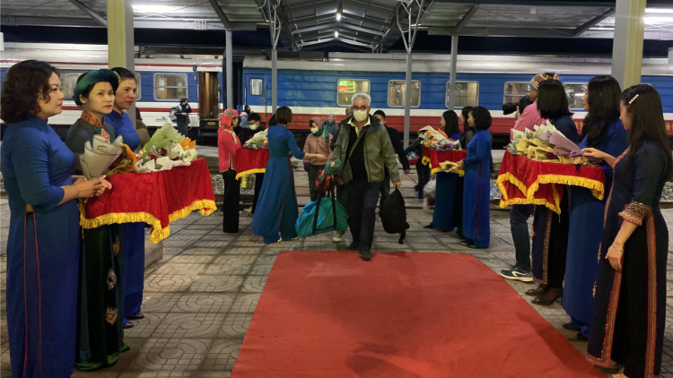 Lào Cai tăng cường bảo đảm ATGT và nhu cầu đi lại cho người dân dịp Tết (04/1/2023)