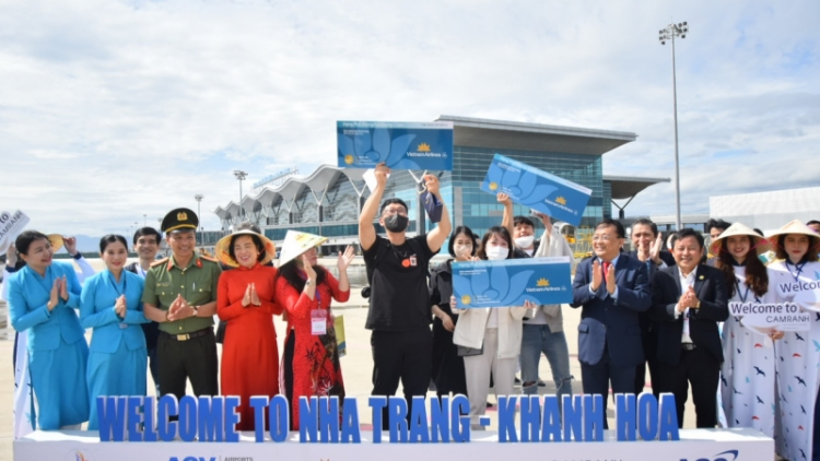 Khánh Hòa: Chào đón những du khách quốc tế đầu tiên (1/1/2023)