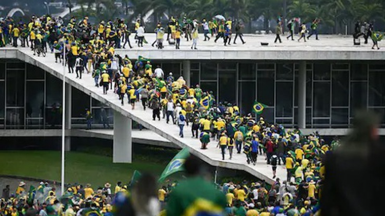 Cộng đồng quốc tế đồng loạt lên án vụ tấn công nhằm vào các tòa nhà chính phủ Brazil (09/1/2023)