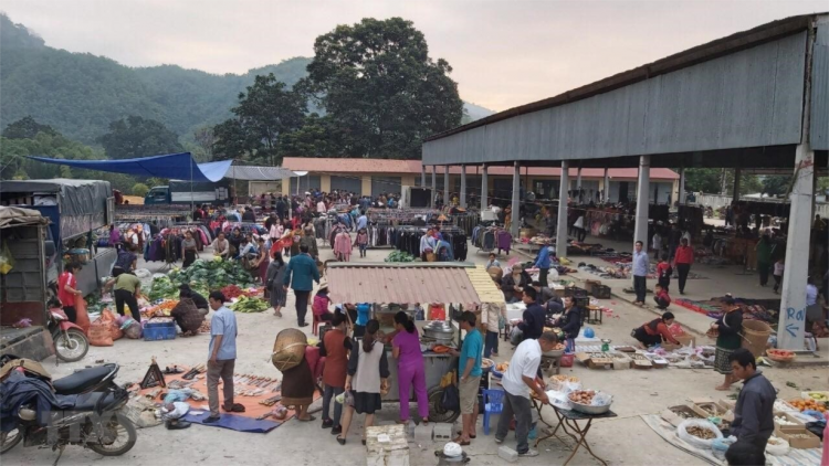 Phiên chợ đoàn kết Việt – Lào (17/1/2023)