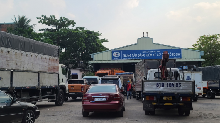 TP. HCM: Bốn trung tâm đăng kiểm hoạt động thuận lợi trong ngày đầu mở cửa trở lại (16/1/2023)