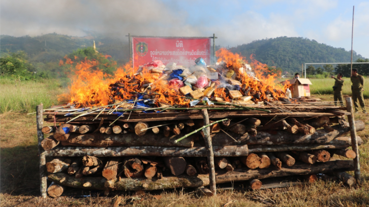 Lào: 7 biện pháp ngăn chặn tệ nạn ma túy (12/10/2023)