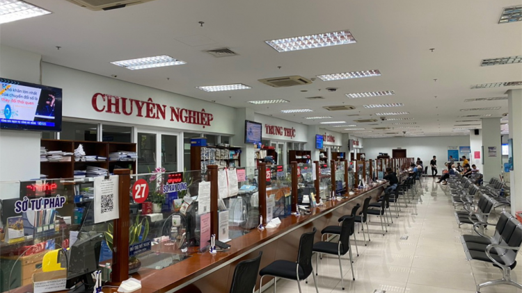 Loạt bài "Chấn chỉnh tình trạng cán bộ sợ sai: Ai không làm hãy đứng sang một bên "

 Bài 1: Cán bộ sợ sai: Người dân, doanh nghiệp khổ nhọc đủ đường (23/10/2023)