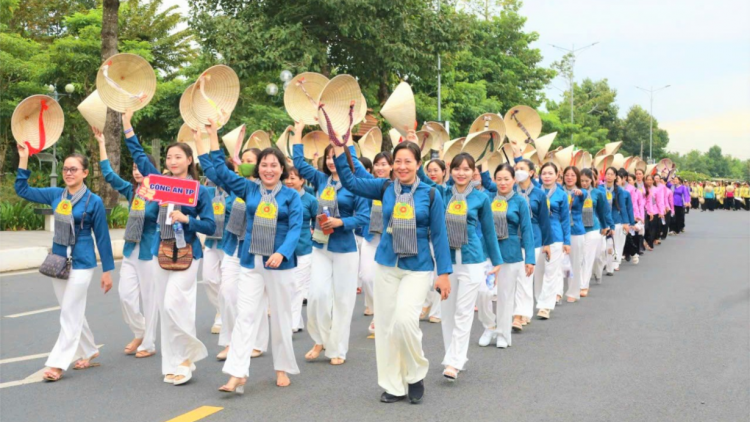 Cần Thơ: Đồng lòng lan tỏa nét đẹp áo bà ba, áo dài qua Lễ hội “Duyên dáng phương Nam” (11/10/2023)