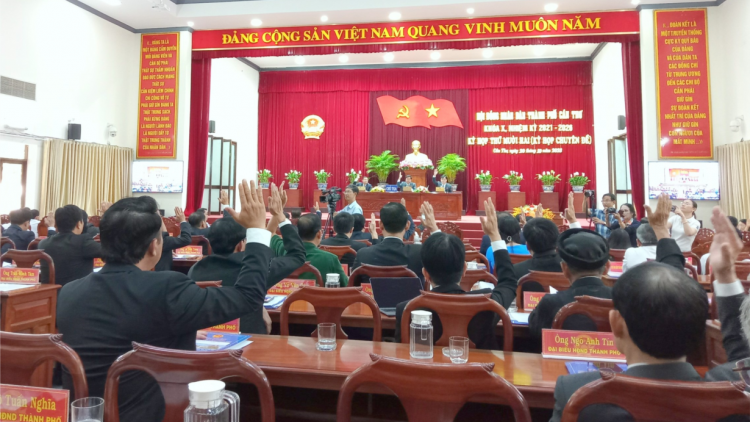 Cần Thơ phấn đấu đến năm 2030 thu nhập bình quân đầu người đạt trên 220 triệu đồng/năm (20/10/2023)
