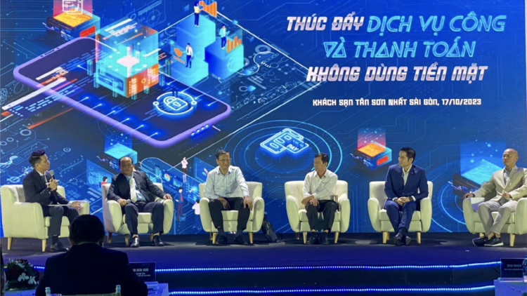 TP.HCM mới chỉ có 10% người dân thanh toán dịch vụ y tế bằng cách thức không dùng tiền mặt (17/10/2023)