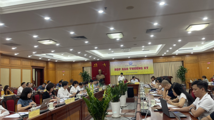 Bộ Khoa học và Công nghệ: Nhiều cơ hội phát triển chip bán dẫn tại Việt Nam (09/10/2023)