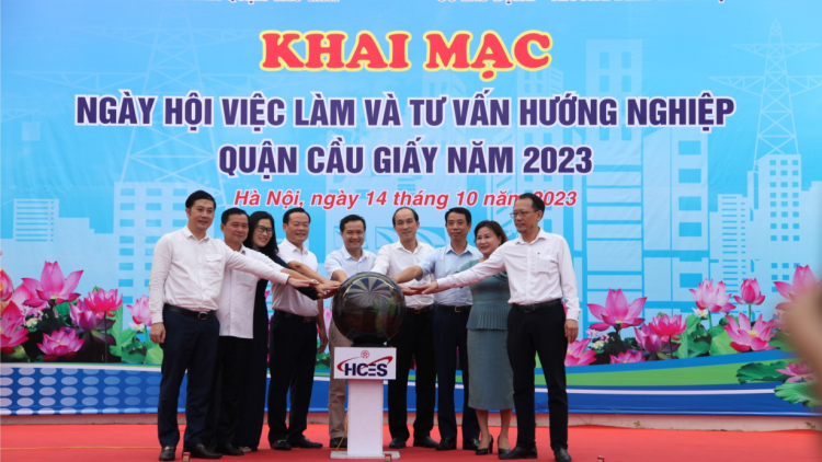 Hà Nội: Gần 3.000 chỉ tiêu việc làm, học nghề, xuất khẩu lao động (14/10/2023)