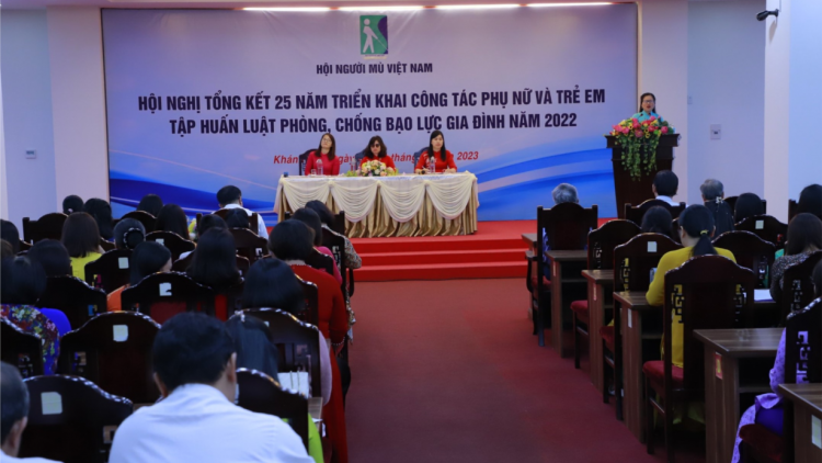 Tạo việc làm, thu nhập ổn định cho hàng ngàn phụ nữ khiếm thị (20/10/2023)