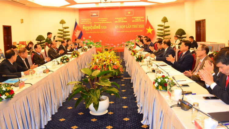 Việt Nam - Campuchia tăng cường phối hợp tìm kiếm, quy tập hài cốt liệt sĩ (24/10/2023)