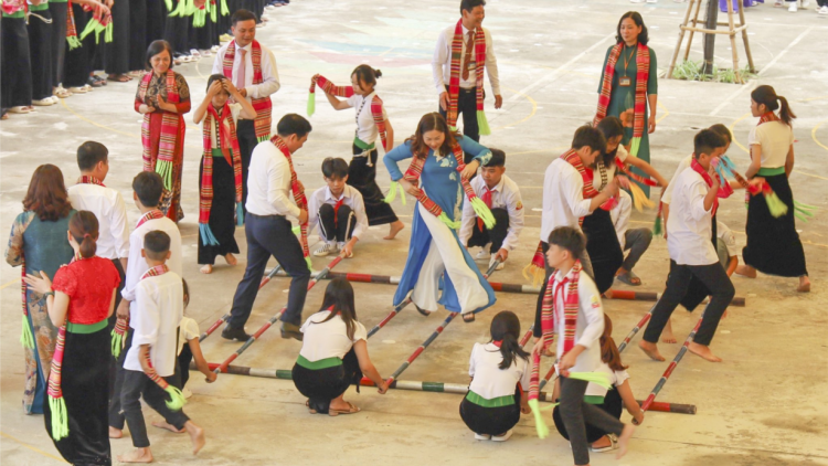“Chỉ số Hạnh phúc” - Thước đo hoạt động cấp ủy Yên Bái”(29/10/2023)<br> Bài 3: Yên Bái - Tỉnh hạnh phúc bằng hành động thiết thực của cấp ủy