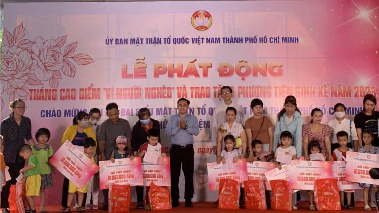 TP.HCM tạo “giá đỡ” an sinh cho người nghèo (14/10/2023)