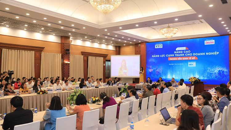 Chuyển đổi số gắn với cải cách thủ tục hành chính tạo động lực cho doanh nghiệp phát triển (25/10/2023)