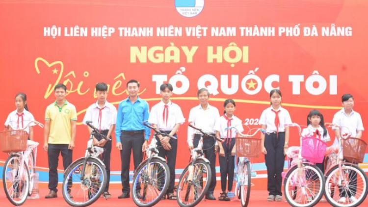 50 thanh niên tiêu biểu ở Đà Nẵng được nhận Giải thưởng

“Thanh niên sống đẹp” (7/10/2023)