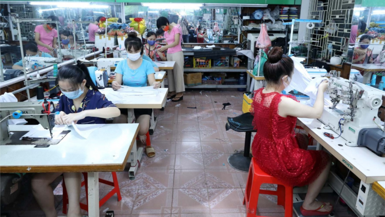 Niềm vui mỗi ngày ở một xưởng may tại TP  Lạng Sơn (6/11/2023)