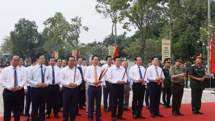 THỜI SỰ 18H CHIỀU 23/11/2023: Thủ tướng ban hành công điện yêu cầu thực hiện quyết liệt các giải pháp thúc đẩy phát triển thị trường trái phiếu doanh nghiệp, bất động sản.
