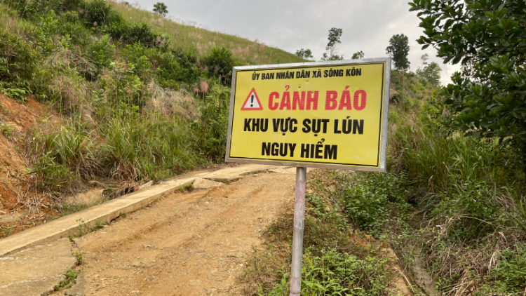 Nơm nớp lo sạt lở núi (2/11/2023)