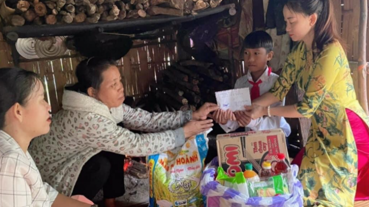 Tấm lòng thiện nguyện của giáo viên vùng cao Quảng Nam (08/11/2023)