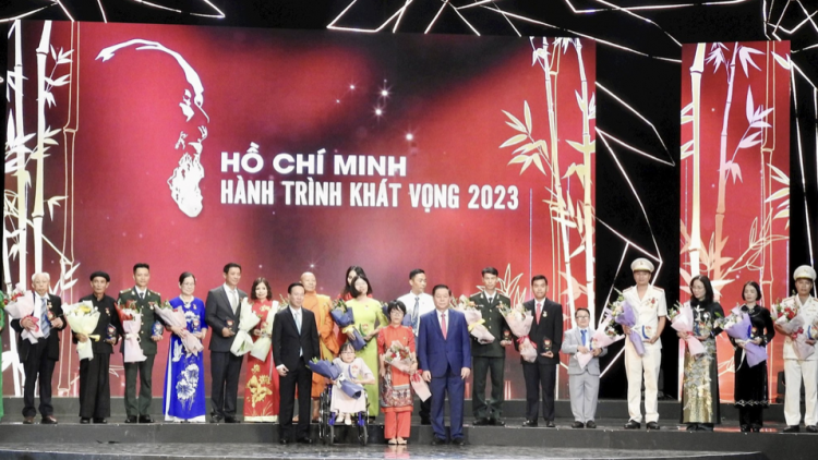 Giao lưu điển hình toàn quốc 2023 “Hồ Chí Minh- Hành trình khát vọng” (3/11/2023)