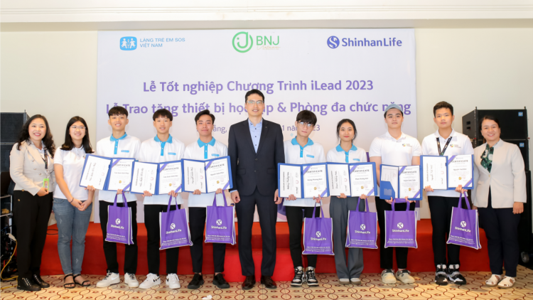 150 triệu đồng trao tặng thiết bị học tập và phòng đa chức năng cho Làng trẻ em SOS Đà Nẵng (13/11/2023)