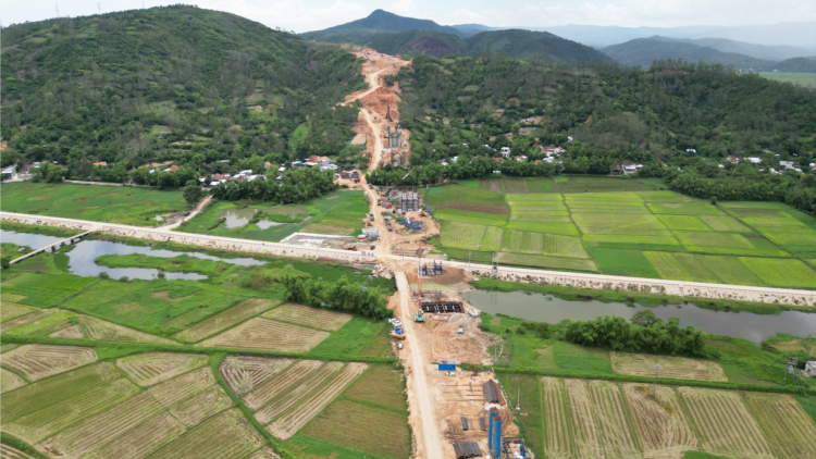 Không lợi dụng cơ chế đặc thù để xảy ra sai phạm khi triển khai dự án Cao tốc Bắc - Nam (2/11/2023)