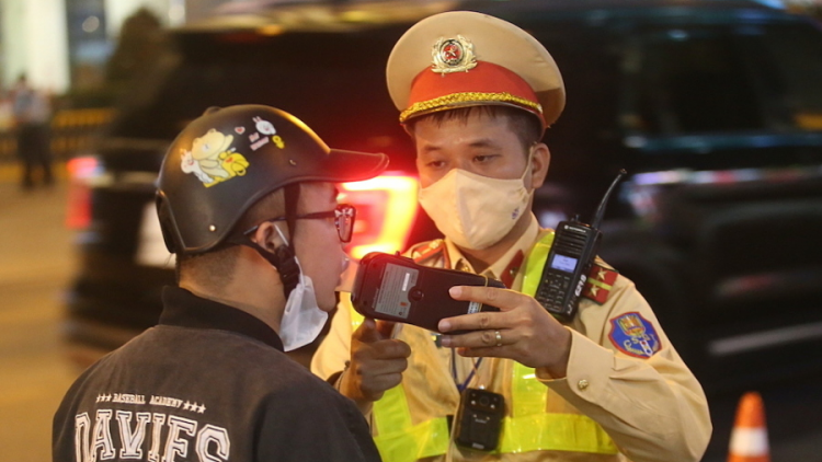 Cấm tuyệt đối người có nồng độ cồn trong máu khi lái xe: Nên hay không và cần có điều chỉnh gì cho phù hợp? (18/11/2023)