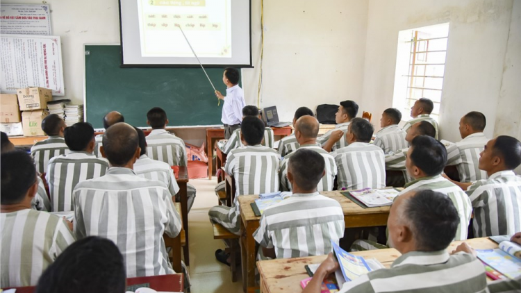 Lớp học đặc biệt ở trại giam Nà Tấu, tỉnh Điện Biên (19/12/2023)
