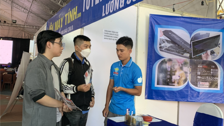 Kết nối việc làm cho hàng ngàn lao động dịp cận Tết (17/12/2023)
