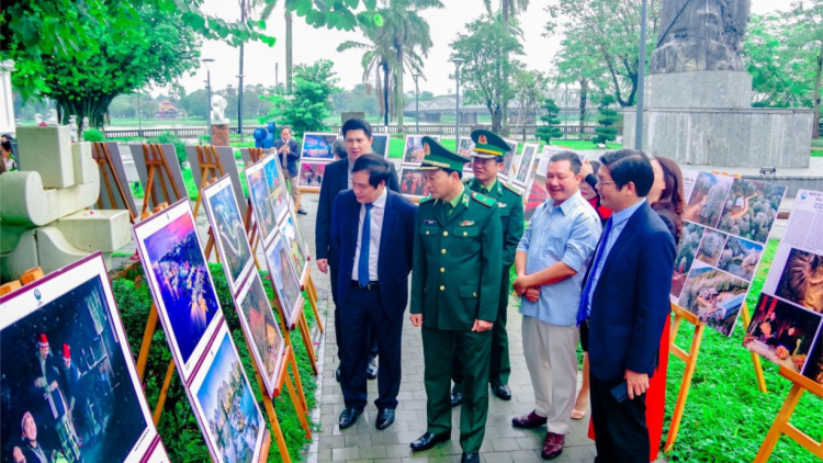 Thừa Thiên Huế: Khai mạc Triển lãm ảnh “Tự hào một dải biên cương” (29/12/2023)
