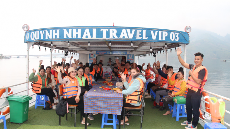 Đắm say biển xanh trong lòng núi (29/12/2023)