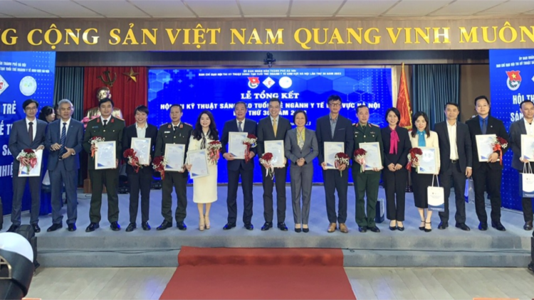Hội thi Kỹ thuật sáng tạo tuổi trẻ ngành Y tế khu vực Hà Nội: 18 đề tài, kỹ thuật mới đạt giải Nhất (28/12/2023)