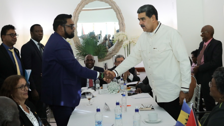 Venezuela và Guyana cam kết không sử dụng vũ lực tại khu vực tranh chấp có trữ lượng dầu khí lớn (15/12/2023)