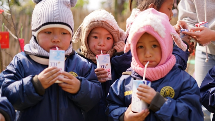 Quỹ Vì tầm vóc Việt đồng hành cùng các trường học nghèo tại Cao Bằng với dự án “Cùng em khôn lớn” (14/12/2023)
