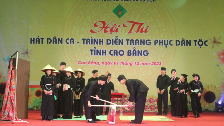 Sôi nổi hội thi Hát dân ca, trình diễn trang phục dân tộc tỉnh Cao Bằng (01/12/2023)