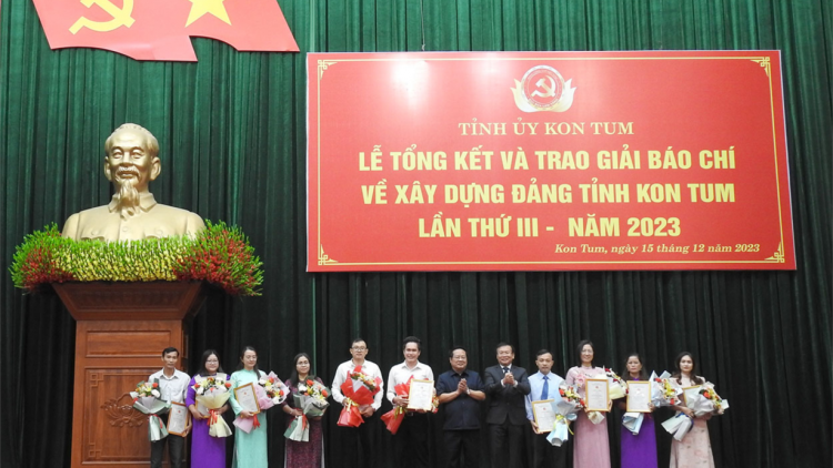 Giải báo chí Xây dựng Đảng tỉnh Kon Tum lần thứ III có 22 tác phẩm đoạt giải (15/12/2023)