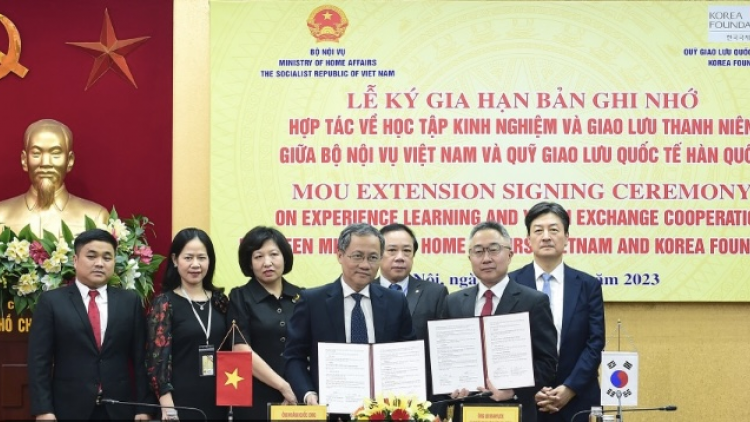 Việt Nam - Hàn Quốc ký gia hạn hợp tác về học tập kinh nghiệm và giao lưu thanh niên. (14/12/2023)