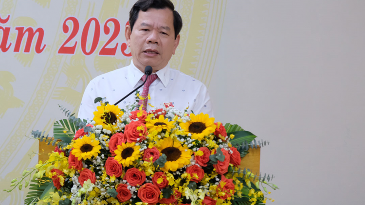 Chủ tịch UBND tỉnh Quảng Ngãi nhận trách nhiệm về các dự án chậm tiến độ kéo dài (08/12/2023)