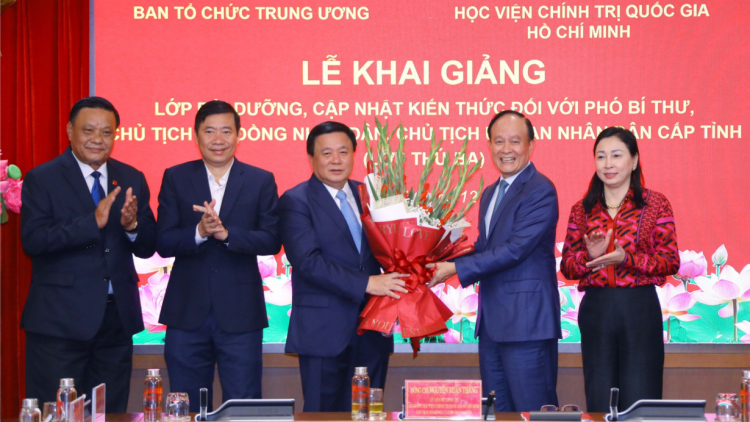 Bồi dưỡng, cập nhật kiến thức cho Phó Bí thư, Chủ tịch HĐND, UBND tỉnh, thành phố (11/12/2023)