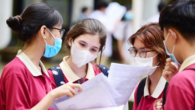Xét tuyển đại học 2023: Cuộc đua xét tuyển bằng chứng chỉ ngoại ngữ (06/2/2023)