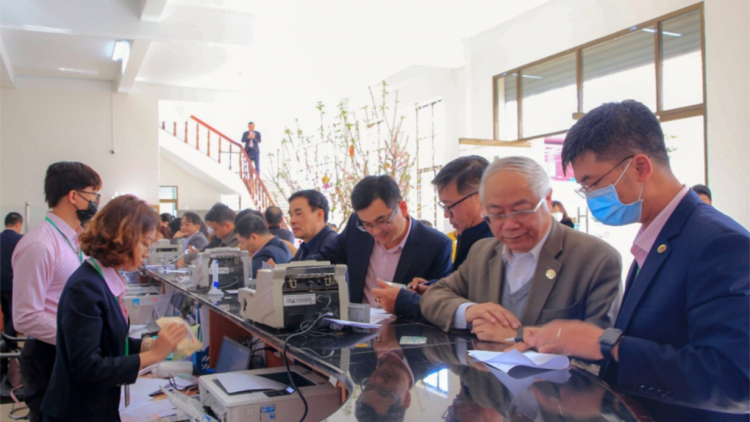 Lâm Đồng hưởng ứng tích cực "Tuần gửi tiết kiệm chung tay vì người nghèo" (02/1/2023)