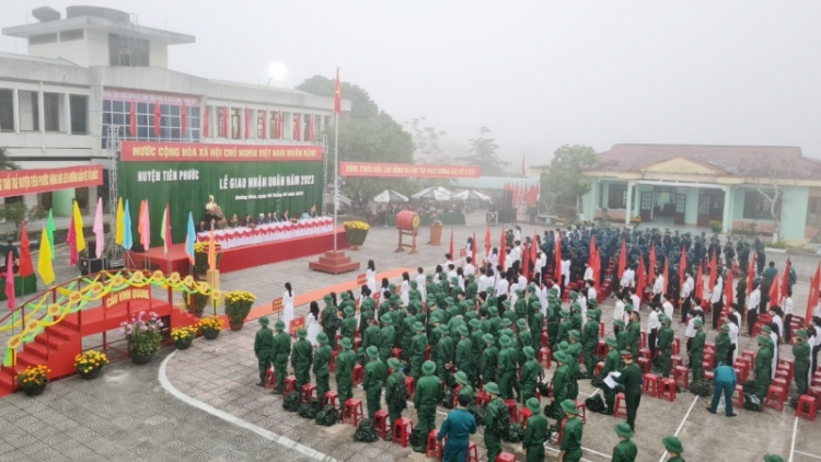 Miền Trung: Hàng ngàn thanh niên lên đường ngập ngũ (8/2/2023)